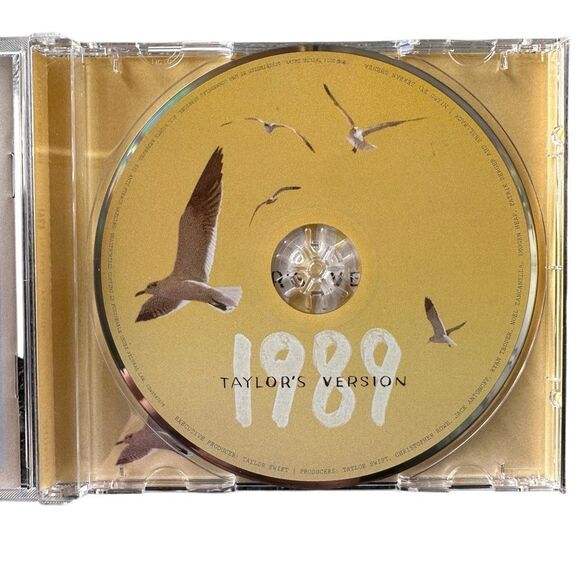 Taylor Swift 1989 (Taylor’s Version) CD Sunrise Boulevard Yellow Edition (2023) - Picture 5 of 5